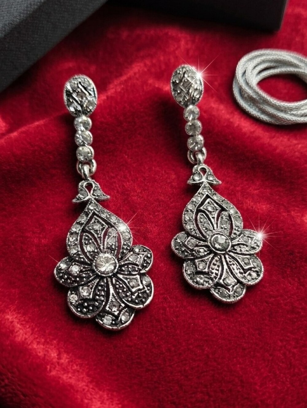 Vintage Silver Filigree Floral Drop Earrings Wuth Rhinestones